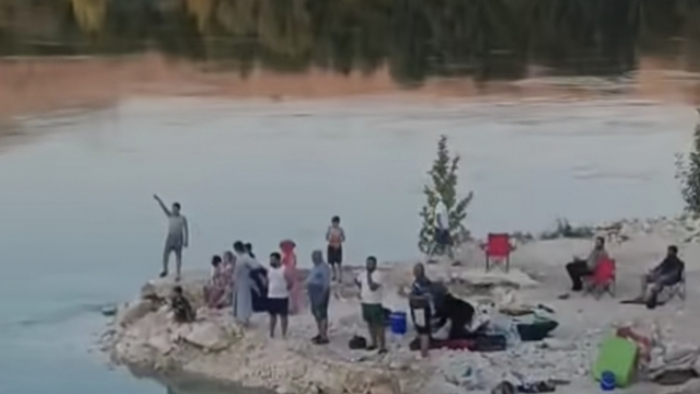 Karababa Köprüsü Altında Mahsur Kalan 30 Kişi Kurtarıldı