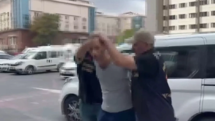 İstanbul’da Cumhurbaşkanı Erdoğan’a Yönelik Tehdit ve Hakaret İçerikli Paylaşım: Şüpheli Gözaltında