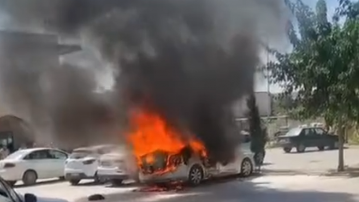 Şanlıurfa'da Faciadan Dönüldü! Yanan Araç Panik Yarattı