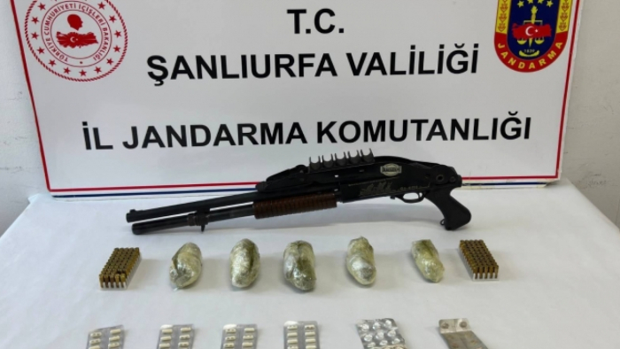 Suruç'ta Şüphelinin Adresinden Uyuşturucu ve Mühimmat Çıktı