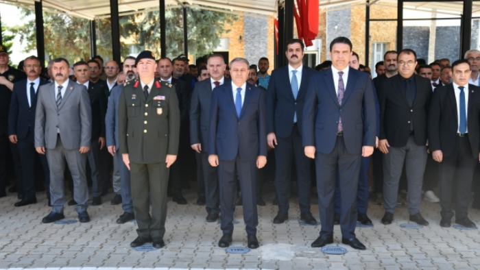 Şanlıurfa'da "Şanlı" Unvanının 42. Yılı: Şehitlikte Anlamlı Tören
