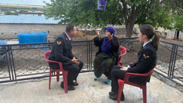 Jandarmadan Bayram Şehitliklere Anlamlı Ziyaretler