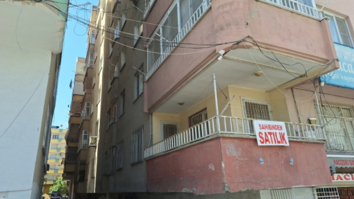 Şanlıurfa'da Balkon Dehşeti! Genç Yaşam Mücadelesi Veriyor