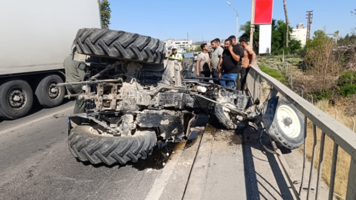 Şanlıurfa'da Facia Ucuz Atlatıldı! Traktör Köprüde Savruldu