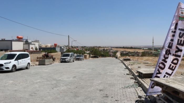 Halfeti'de Yollar Kilitli Parke Taşlarıyla Yenileniyor