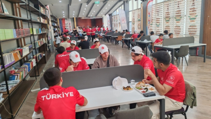Milli Maç Heyecanı Şanlıurfa Gençlik Merkezi'nde Yaşandı