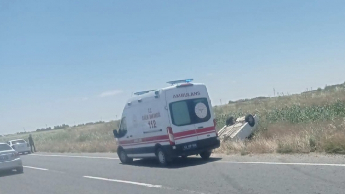 Akçakale’de Trafik Kazası: Araç Takla Attı, 1 Kişi Yaralandı