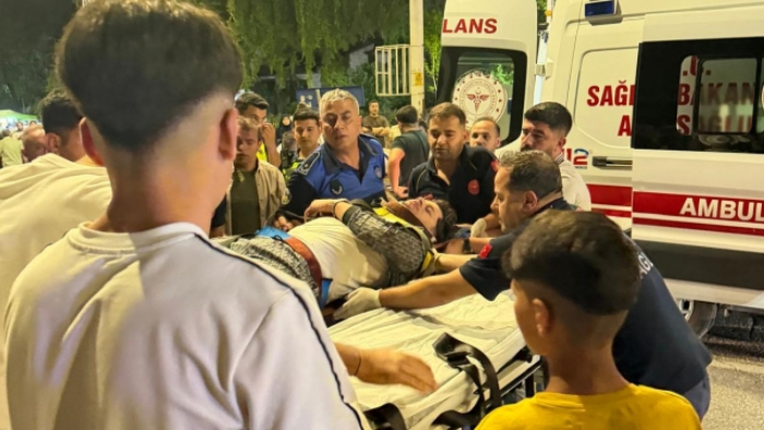 Şanlıurfa'da motosiklet yayaya çarptı, 2 yaralı