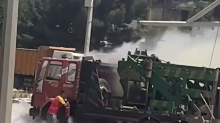 Viranşehir'de Araç Yangını: Maddi Hasar Meydana Geldi